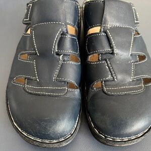 Finn Comfort Women's Navy Blue Leather Slip-On US Size 8 EU Size 39.
